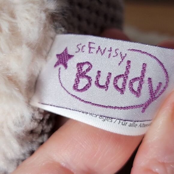 Scentsy Buddy White Bear w/ Security Blanket - Picture 8 of 10